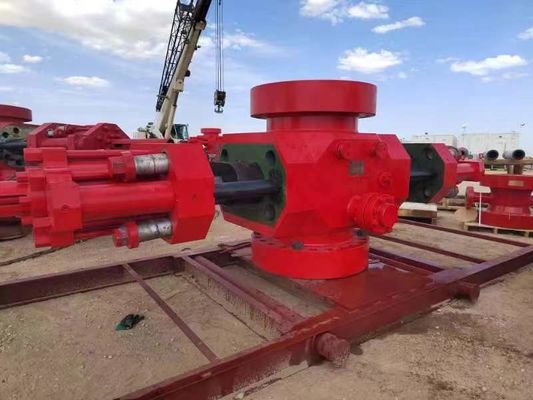 Pojedynczy siłownik typu U Cameron Blowout Preventer ze standardowymi pokrywami hydraulicznie otwieranymi i zamykanymi